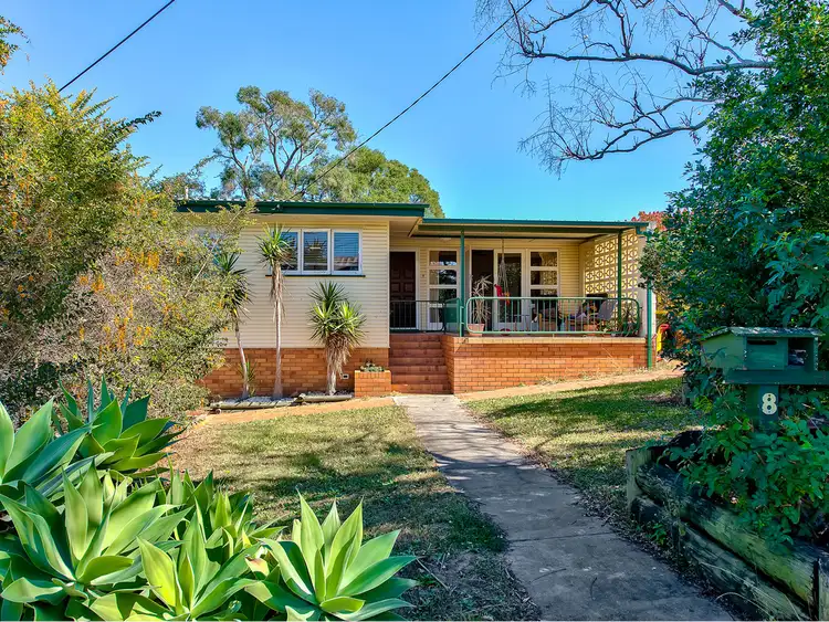 8 Brewster Street, Stafford Heights QLD 4053