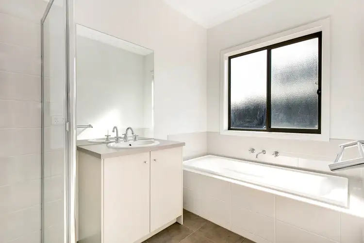 Fifth view of Homely house listing, 20 montpellier Crescent, Craigieburn VIC 3064