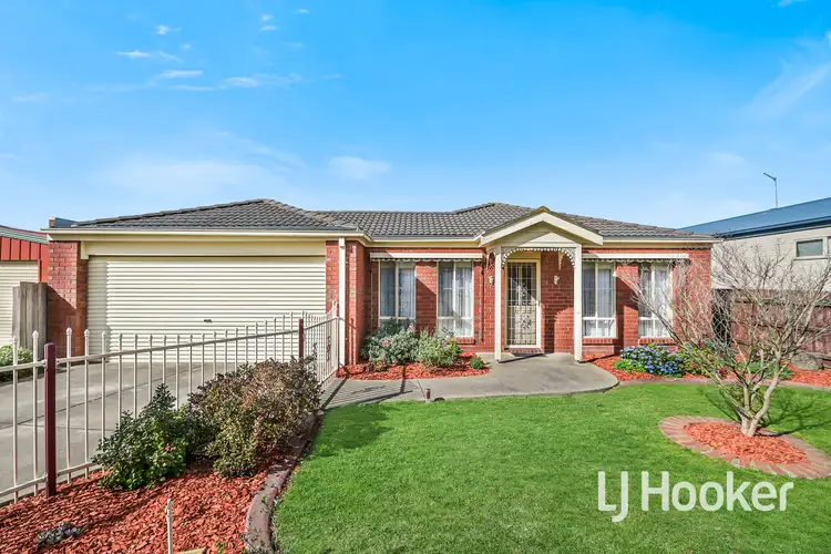 14 Holt Place, Pakenham VIC 3810