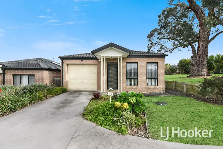 16/103 Army Road, Pakenham VIC 3810