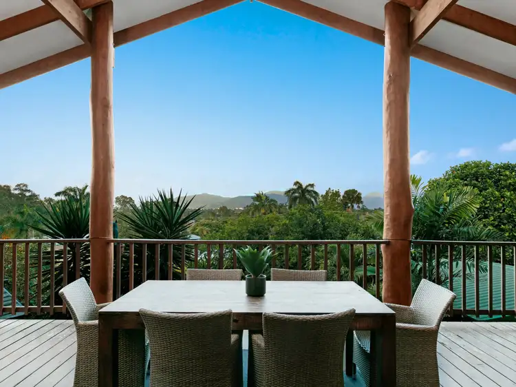 18 Trundle Terrace, Whitfield QLD 4870