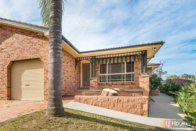 2/5 Nevil Way, Casula NSW 2170
