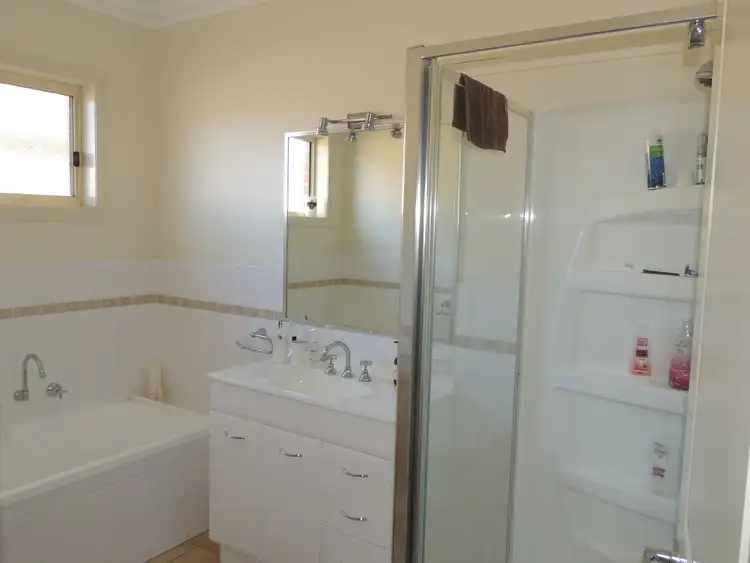 Sixth view of Homely unit listing, 2/13 Melis Court, Swan Hill VIC 3585