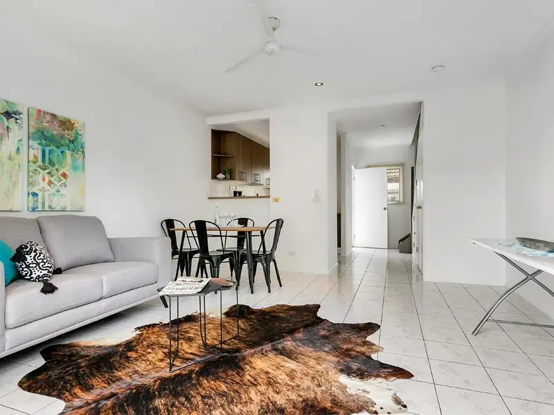 Main view of Homely townhouse listing, 8/462-464 McCoombe Street, Mooroobool QLD 4870