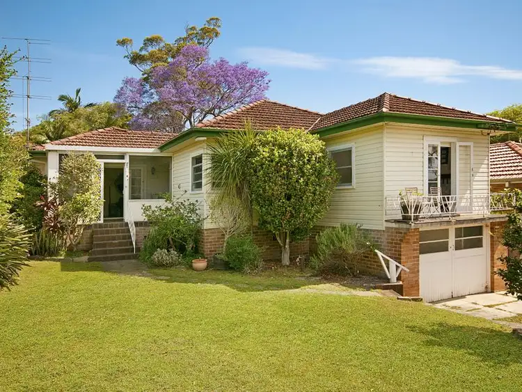 9 Duke Street, Point Frederick NSW 2250