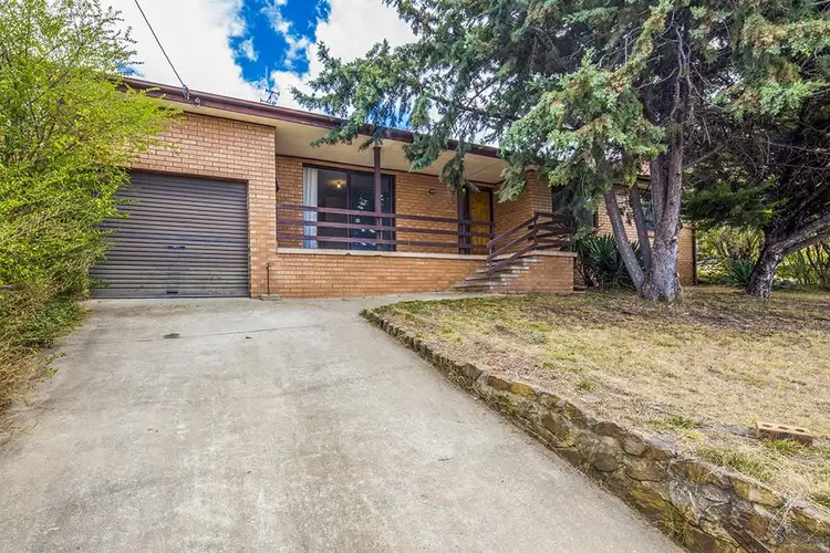 54 Sassafras Crescent, Queanbeyan NSW 2620