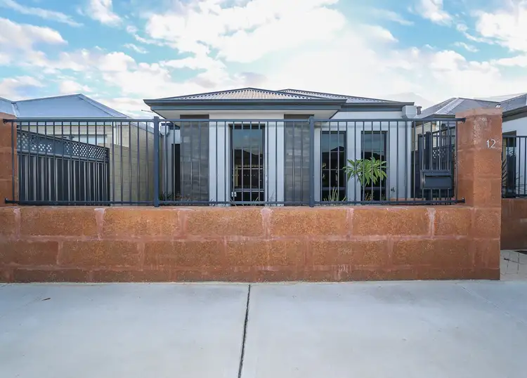 12 Plumosa Crescent, Dayton WA 6055