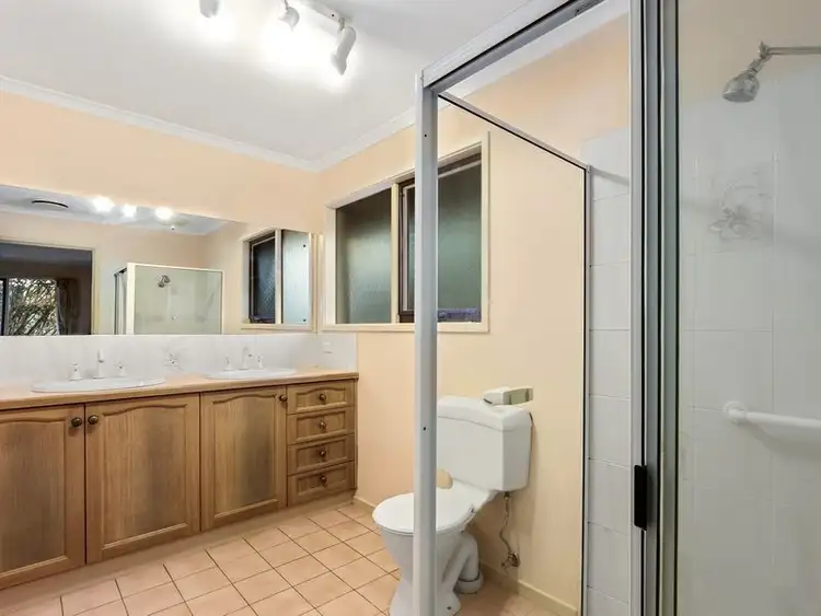 Seventh view of Homely house listing, 5 Nicole Court, Sale VIC 3850
