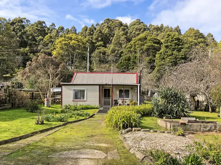 9 Madden Street, Tullah TAS 7321