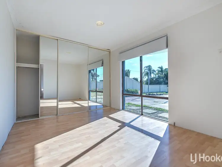 Sixth view of Homely house listing, 5 Ningaloo Way, Thornlie WA 6108