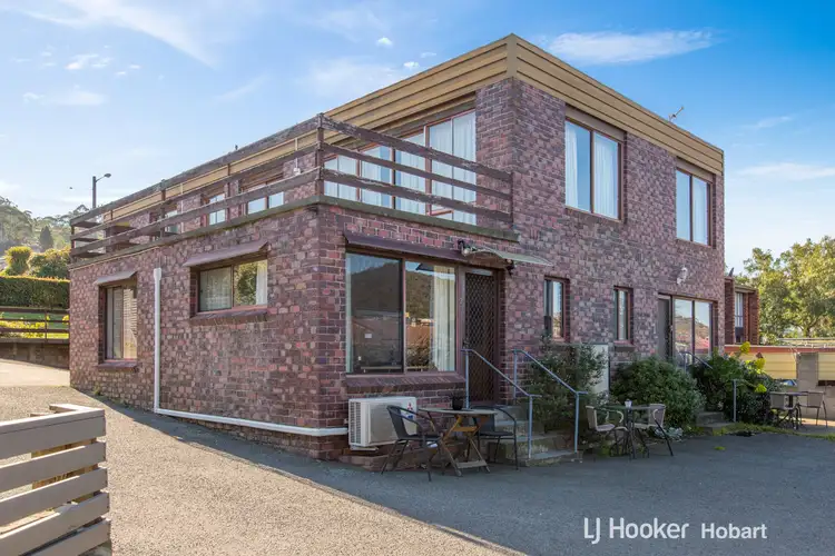 2/165 East Derwent Highway, Lindisfarne TAS 7015