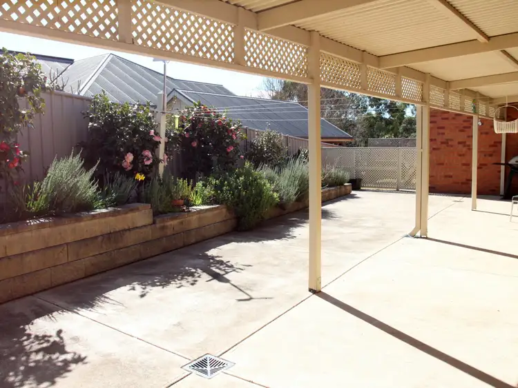 Second view of Homely house listing, 4 Wattleview Court, Alexandra VIC 3714