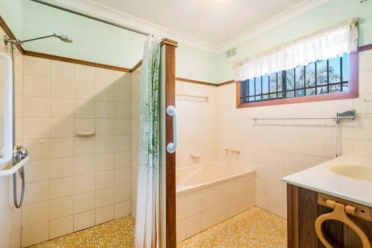 Seventh view of Homely house listing, 1 Macpherson Crescent, Grafton NSW 2460