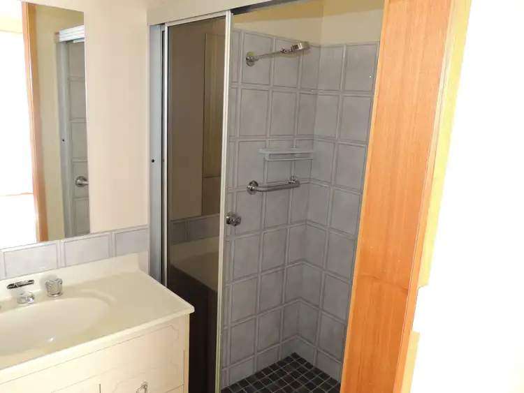 Sixth view of Homely house listing, 9 Poole Boulevard, Swan Hill VIC 3585