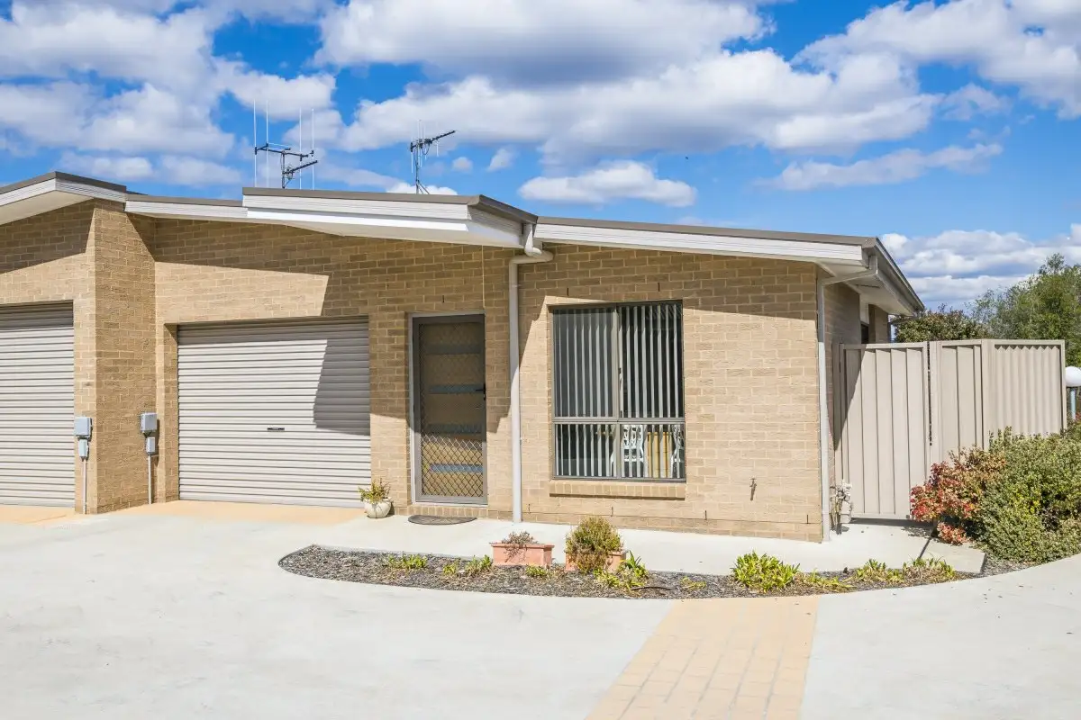 Main view of Homely townhouse listing, 2/26 Carrington Street, Queanbeyan NSW 2620