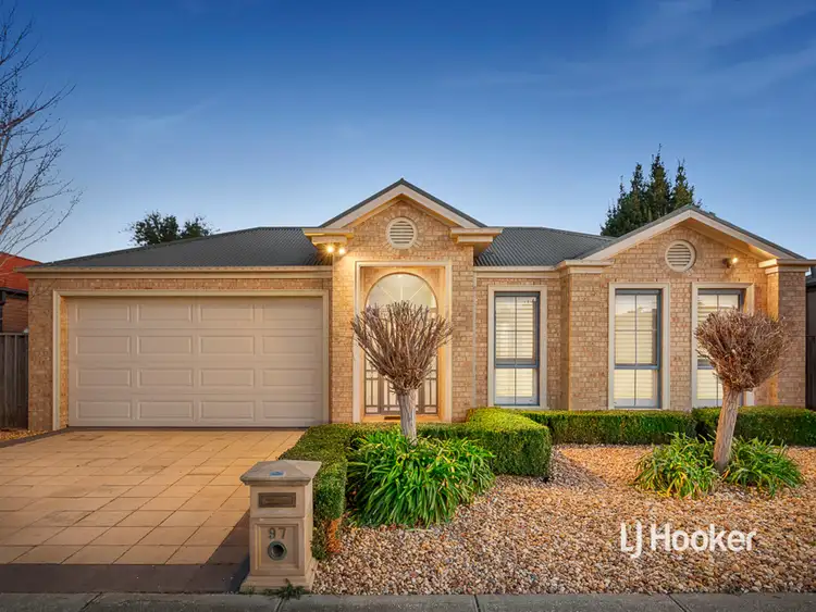 97 Shaftsbury Boulevard, Point Cook VIC 3030