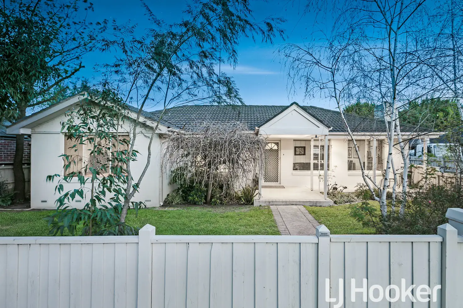 Main view of Homely unit listing, 1/8 Manuka Road, Berwick VIC 3806