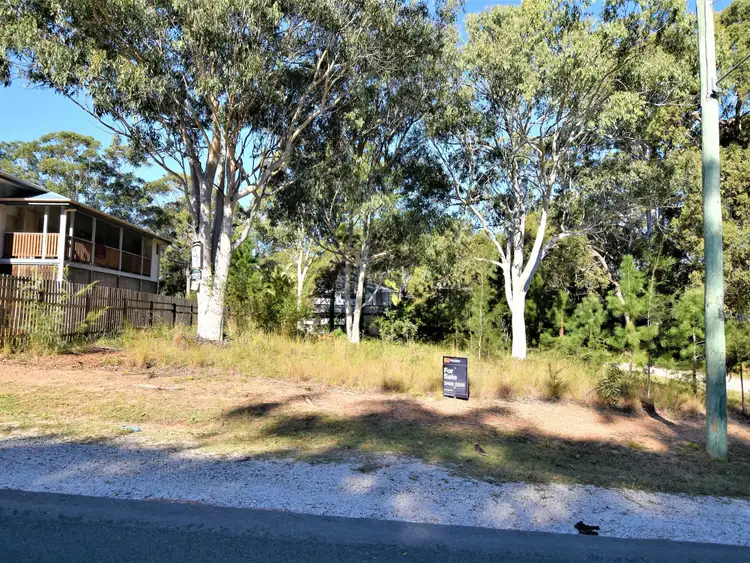 11 Centre Road, Russell Island QLD 4184
