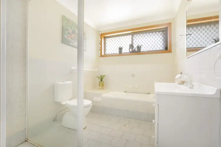 Sixth view of Homely villa listing, 1/17 Karbo Street, Figtree NSW 2525