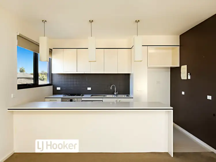 Fifth view of Homely townhouse listing, 2/138 Ernest Jones Drive, Macleod VIC 3085