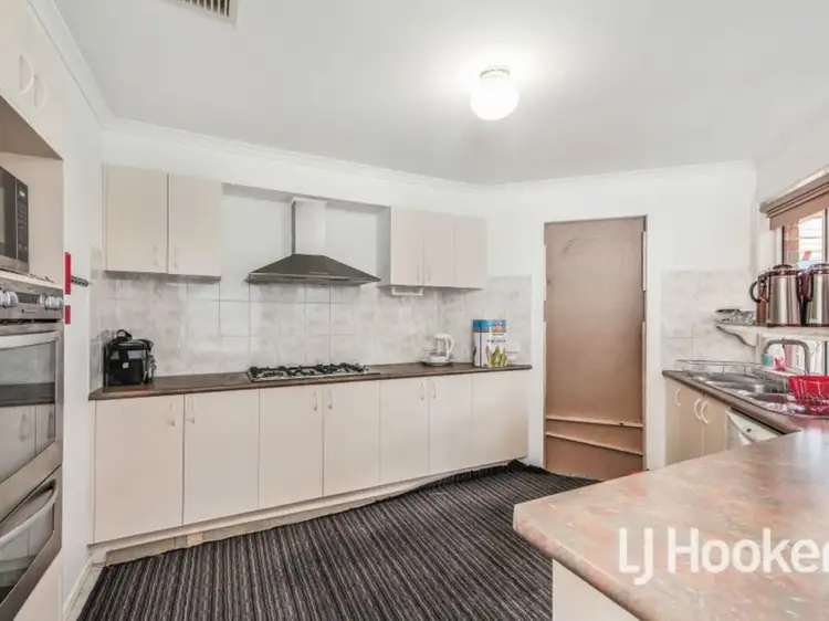 Fifth view of Homely house listing, 5 Fleur Court, Narre Warren South VIC 3805