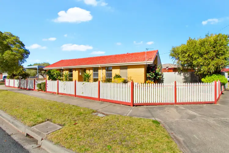 65 Jackson Avenue, Sale VIC 3850