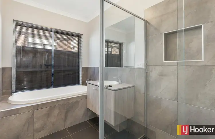 Fifth view of Homely house listing, 28 Zenith Road, Beveridge VIC 3753