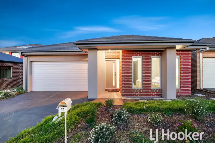 26 Elkedra Way, Cranbourne North VIC 3977