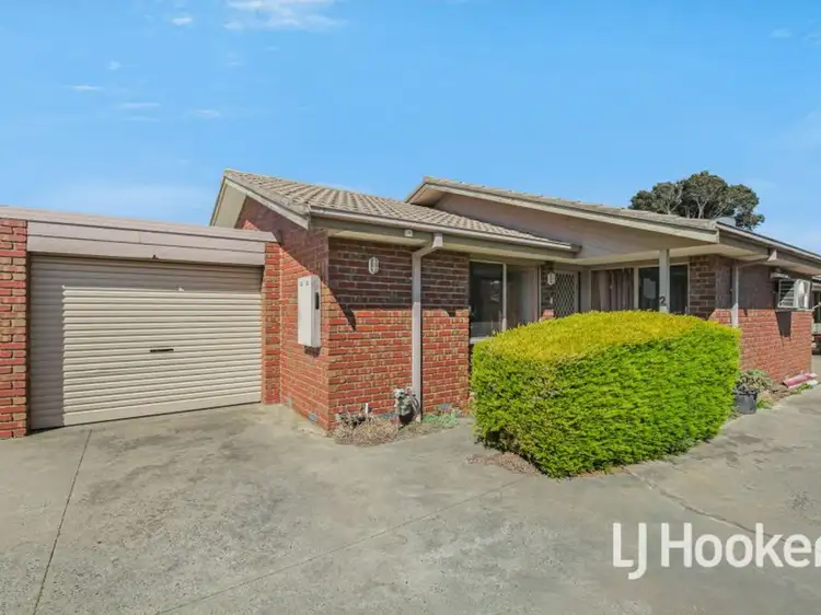2/77 Oaktree Drive, Hampton Park VIC 3976