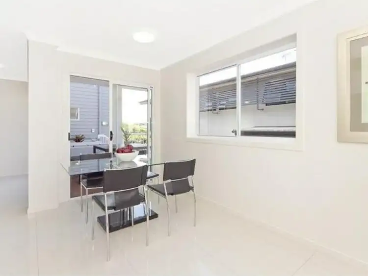5/12 Lake Street, Yeronga QLD 4104