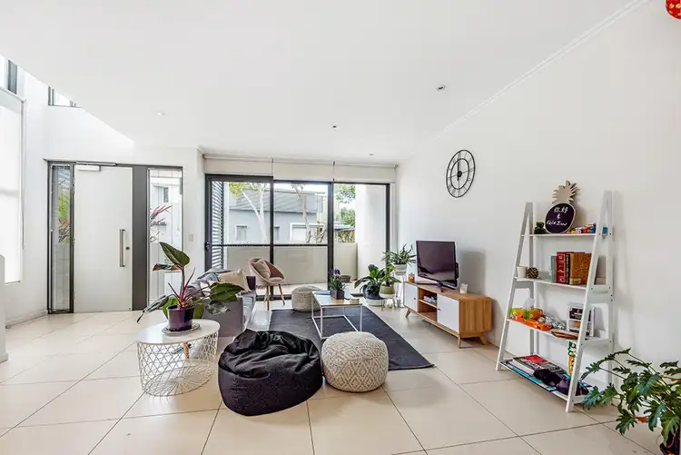 Sixth view of Homely unit listing, 8/9 Moores Crescent, Varsity Lakes QLD 4227