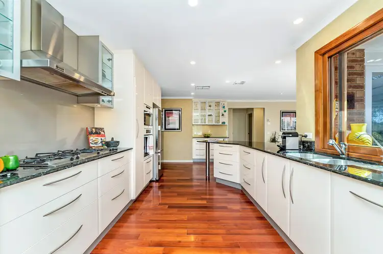 8 Parfitt Crescent, Calwell ACT 2905