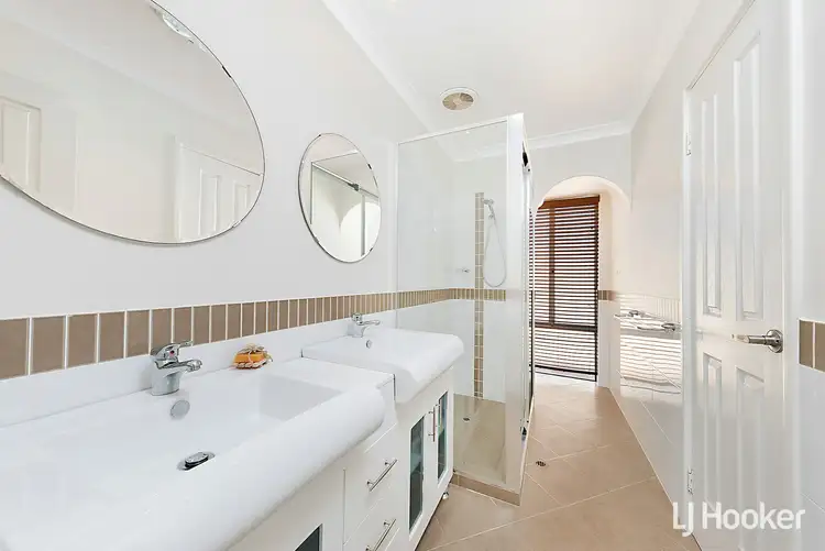 Seventh view of Homely house listing, 2 Harwood Rise, Leeming WA 6149