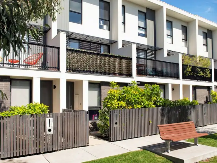 18 Central Park Walk, Cheltenham VIC 3192
