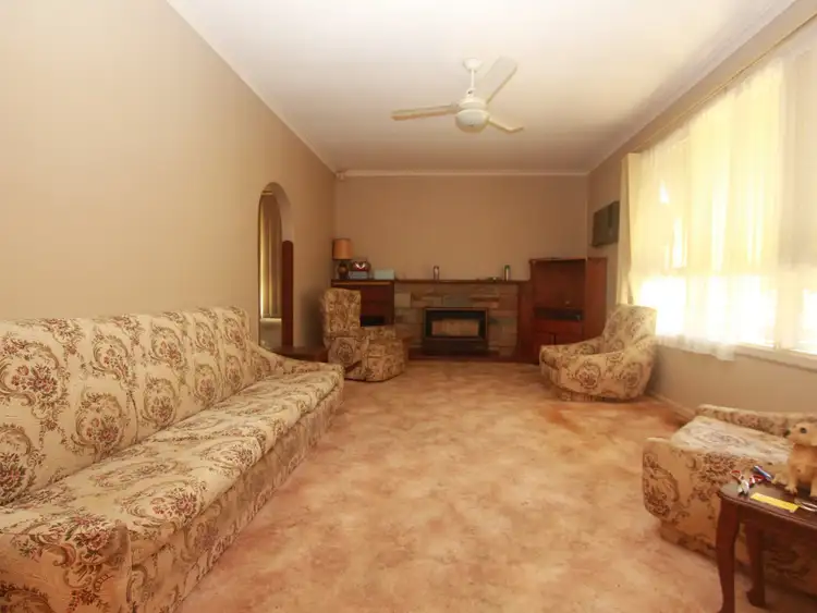 Fifth view of Homely house listing, 10 Lantana Court, Frankston VIC 3199