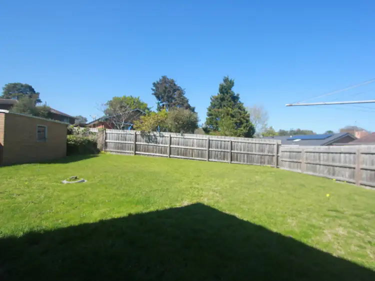 Seventh view of Homely house listing, 10 Lantana Court, Frankston VIC 3199