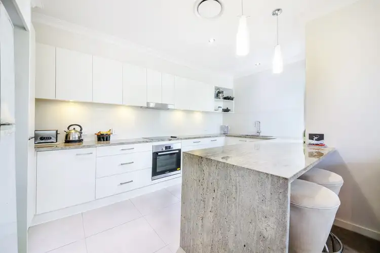4/133 Benowa Road, Southport QLD 4215