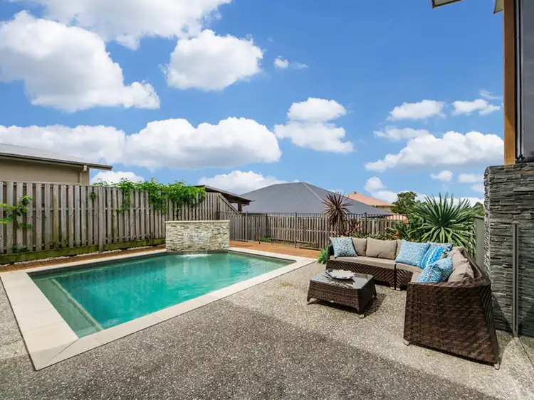 18 Willow Tree Drive, Reedy Creek QLD 4227