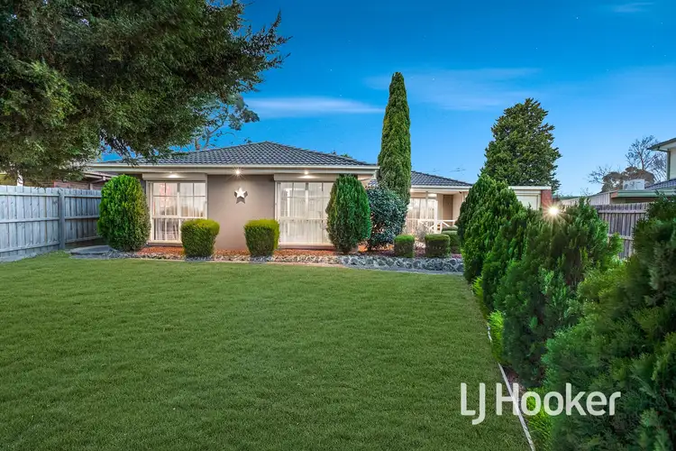 Main view of Homely house listing, 5 Kinloch Gardens, Endeavour Hills VIC 3802