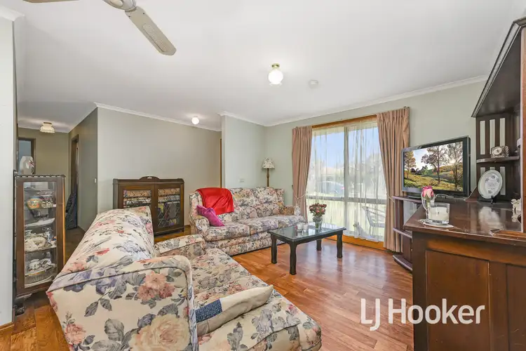 Fifth view of Homely house listing, 7 Sherriff Rise, Pakenham VIC 3810
