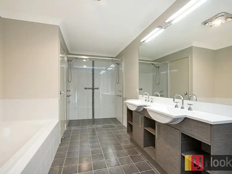 Fifth view of Homely house listing, 15 Landsborough Close, Tamworth NSW 2340