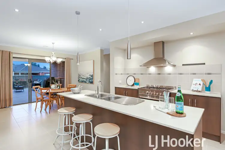 Fifth view of Homely house listing, 8 Willowdale Drive, Cranbourne North VIC 3977