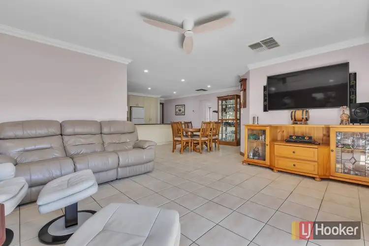 1 Sydney Court, Craigmore SA 5114