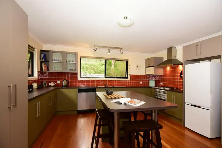 10 Nita Place, Bomaderry NSW 2541
