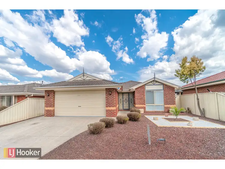 Second view of Homely house listing, 8 Bertrand Court, Craigieburn VIC 3064