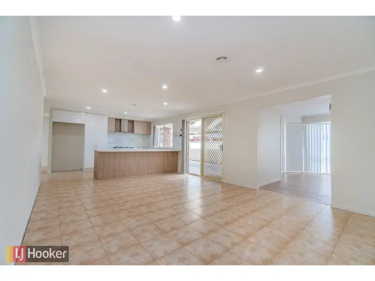 Fourth view of Homely house listing, 8 Bertrand Court, Craigieburn VIC 3064