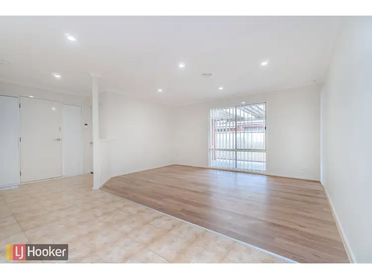Sixth view of Homely house listing, 8 Bertrand Court, Craigieburn VIC 3064