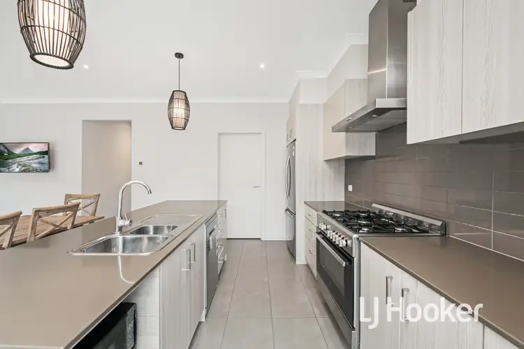 Seventh view of Homely house listing, 67 Fiorelli Boulevard, Cranbourne East VIC 3977