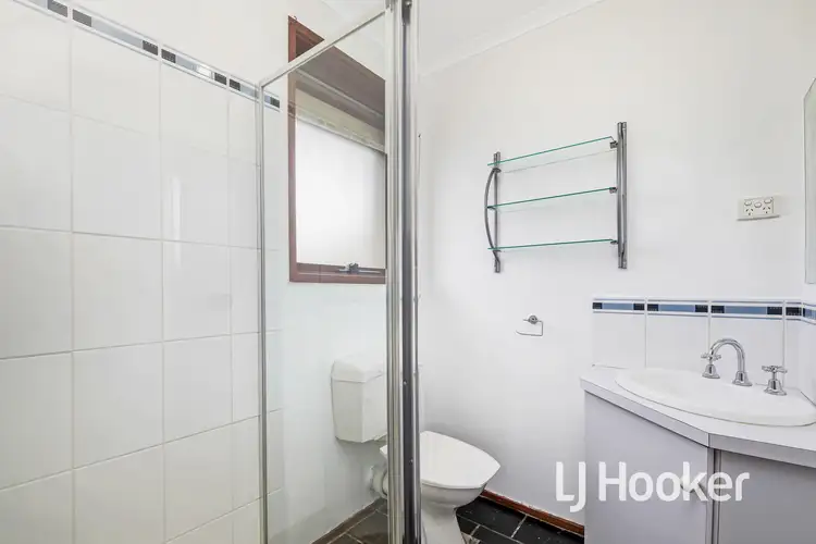 Sixth view of Homely house listing, 2 Kooyong Close, Hampton Park VIC 3976
