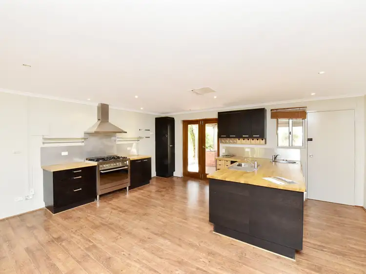 11 Plumbago Crescent, Sadadeen NT 870